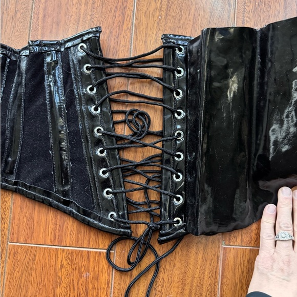 Black Patent Faux Leather Zip Corset sz Small - Picture 7 of 11